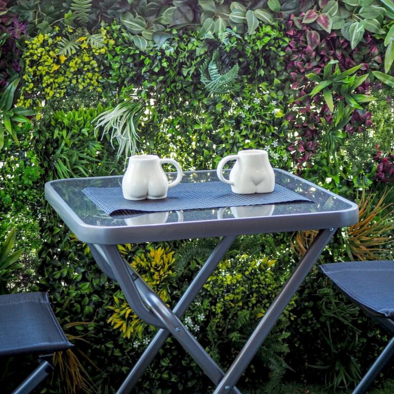 Un café ou un apéritif au vert.